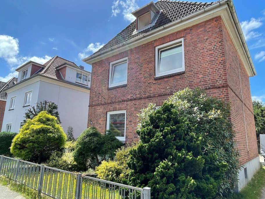 Apartamento Modern Und Ruhig In Elmshorn Exterior foto